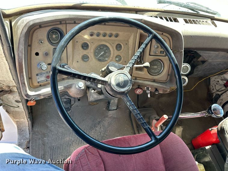 image for item NP9644 1983 Ford LN800  dump truck