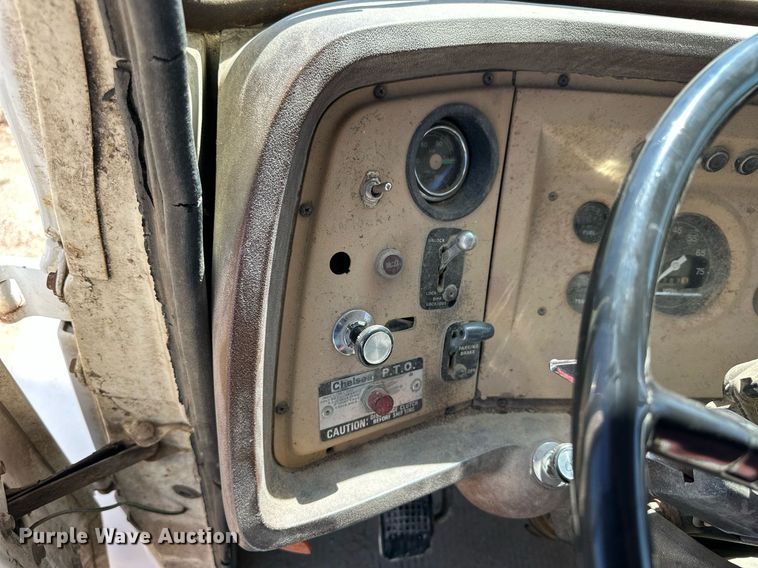 image for item NP9644 1983 Ford LN800  dump truck