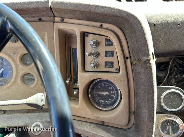 image for item NP9644 1983 Ford LN800  dump truck