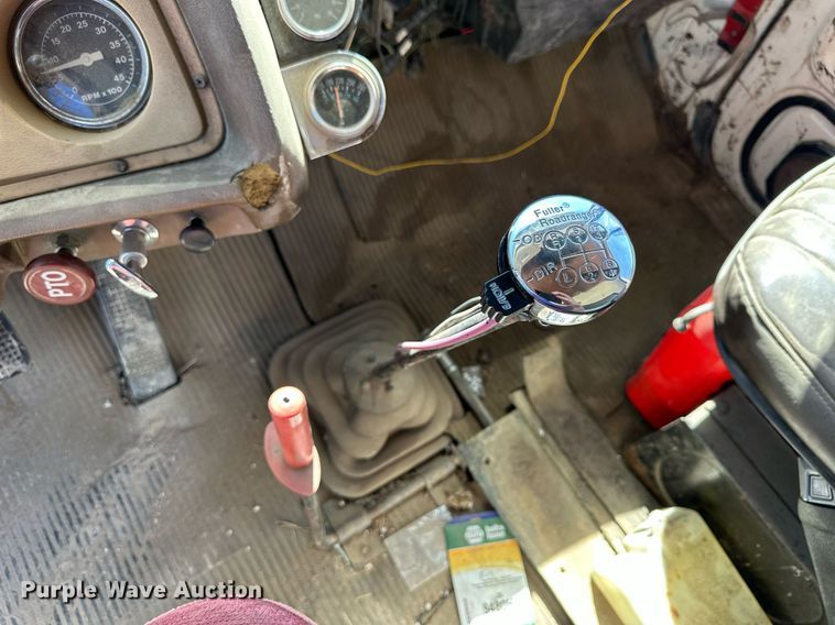 image for item NP9644 1983 Ford LN800  dump truck