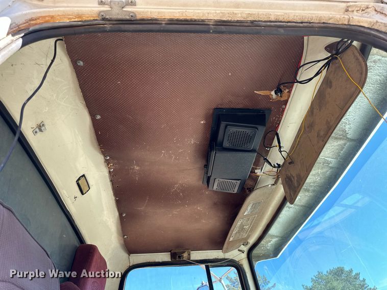 image for item NP9644 1983 Ford LN800  dump truck