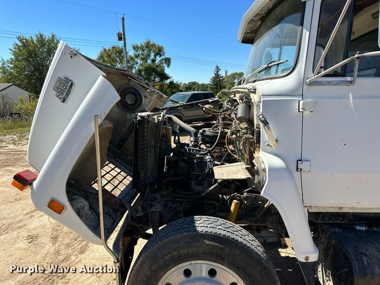 image for item NP9644 1983 Ford LN800  dump truck