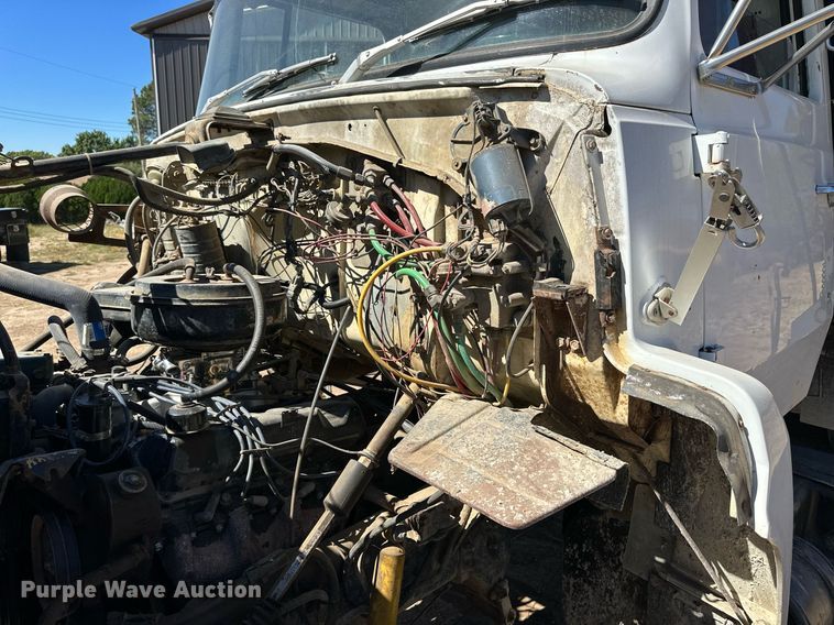 image for item NP9644 1983 Ford LN800  dump truck