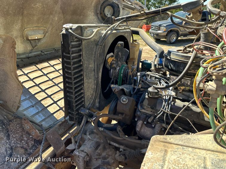 image for item NP9644 1983 Ford LN800  dump truck