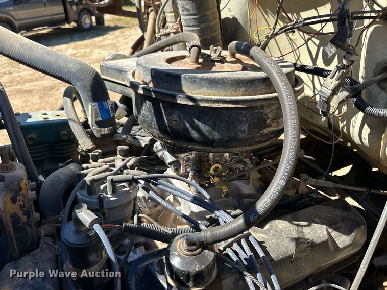 image for item NP9644 1983 Ford LN800  dump truck