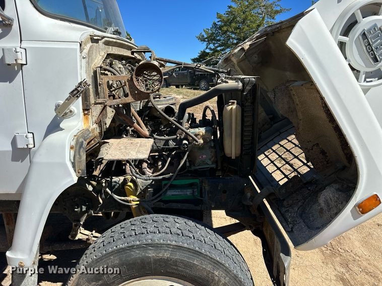 image for item NP9644 1983 Ford LN800  dump truck