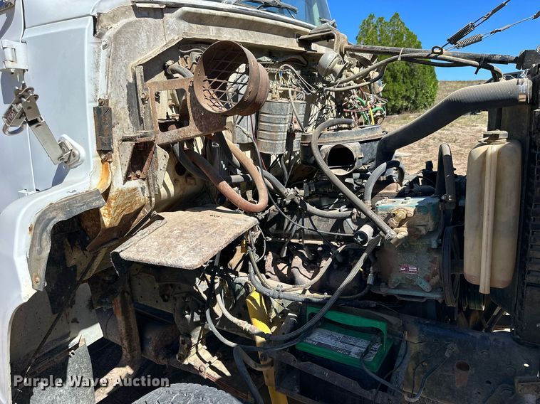 image for item NP9644 1983 Ford LN800  dump truck