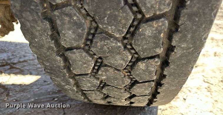 image for item NP9644 1983 Ford LN800  dump truck