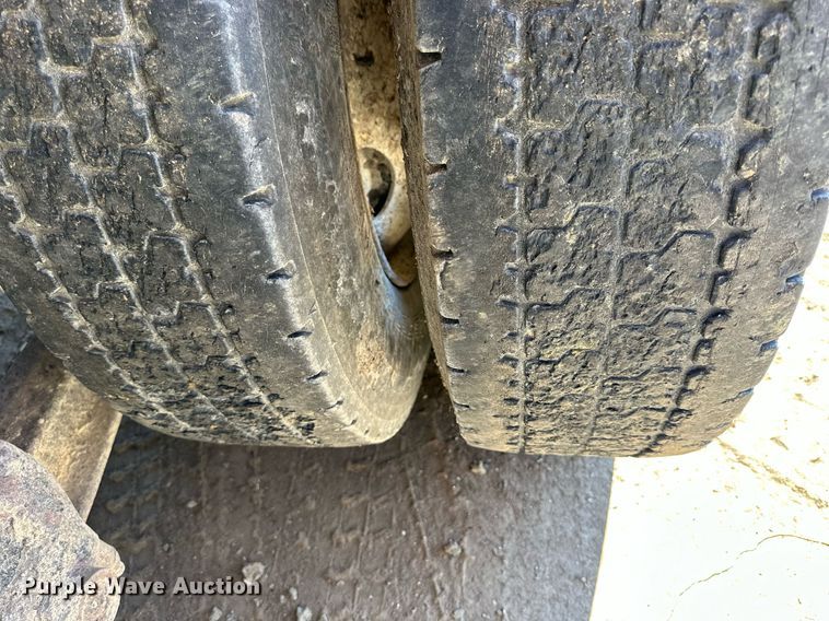 image for item NP9644 1983 Ford LN800  dump truck