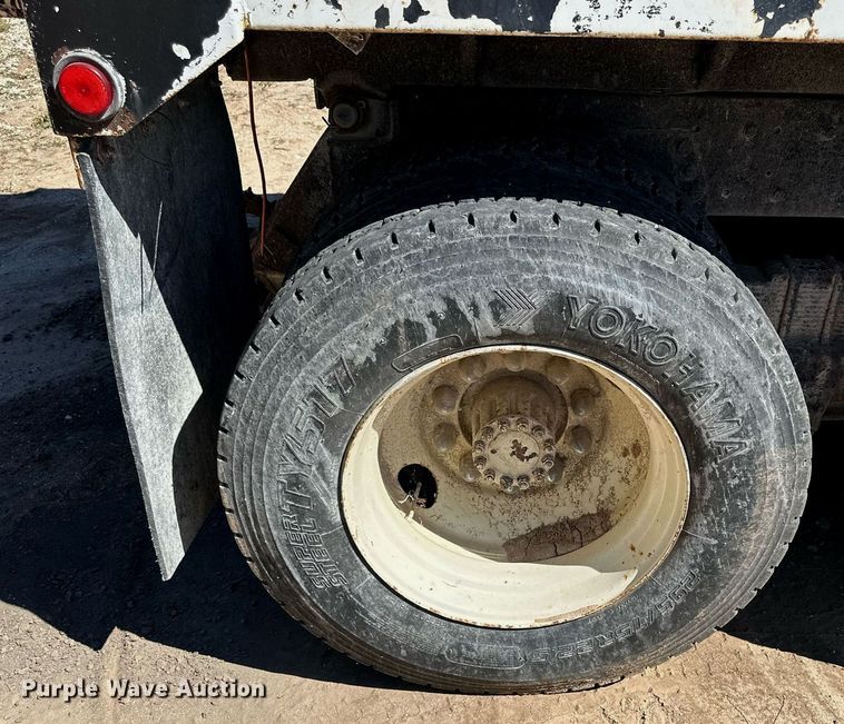 image for item NP9644 1983 Ford LN800  dump truck