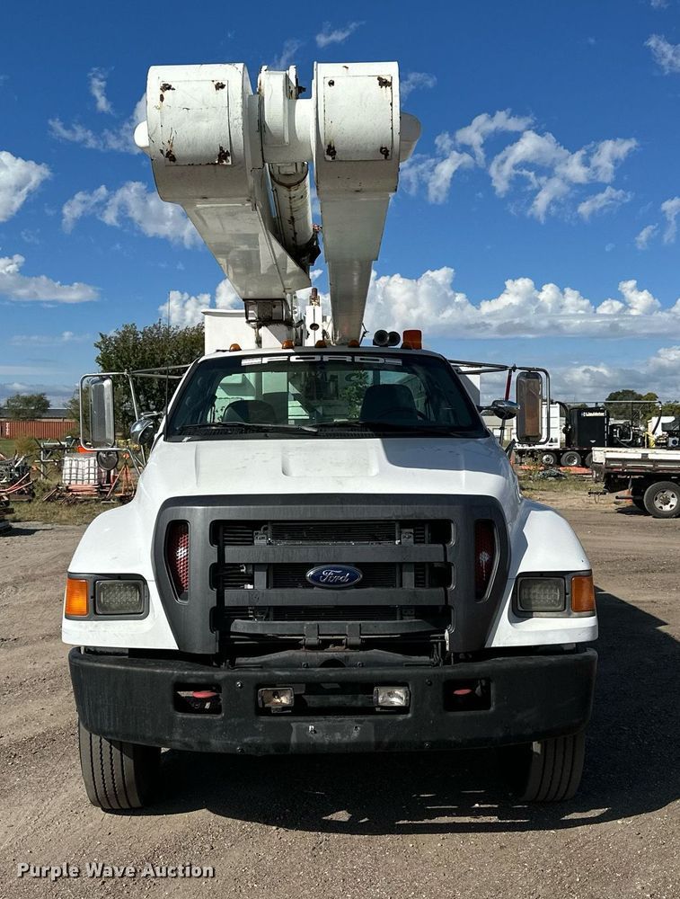 image for item NP9659 2006 Ford F750 Super Duty  bucket truck