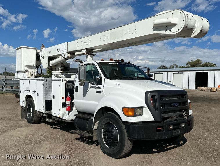 image for item NP9659 2006 Ford F750 Super Duty  bucket truck
