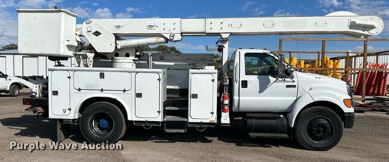image for item NP9659 2006 Ford F750 Super Duty  bucket truck
