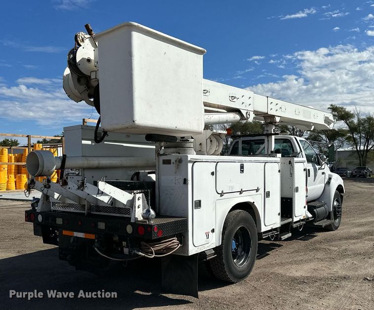 image for item NP9659 2006 Ford F750 Super Duty  bucket truck