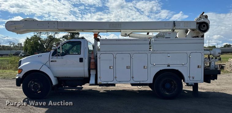 image for item NP9659 2006 Ford F750 Super Duty  bucket truck