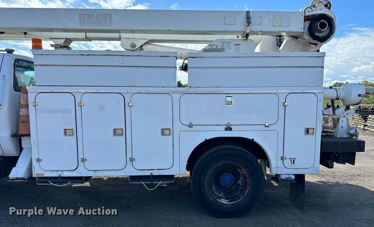 image for item NP9659 2006 Ford F750 Super Duty  bucket truck