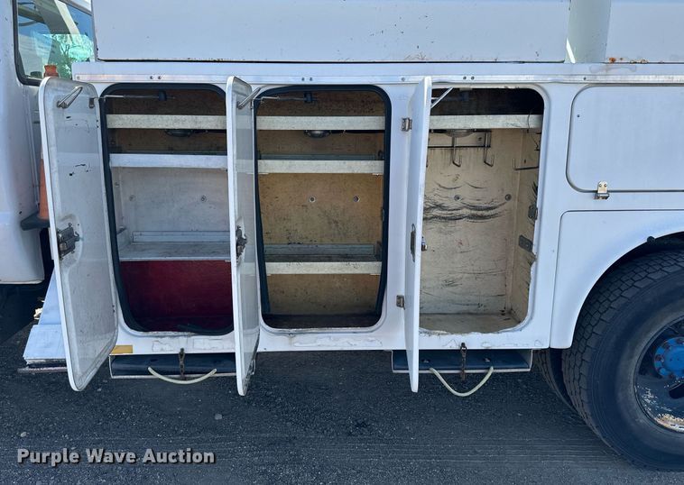 image for item NP9659 2006 Ford F750 Super Duty  bucket truck