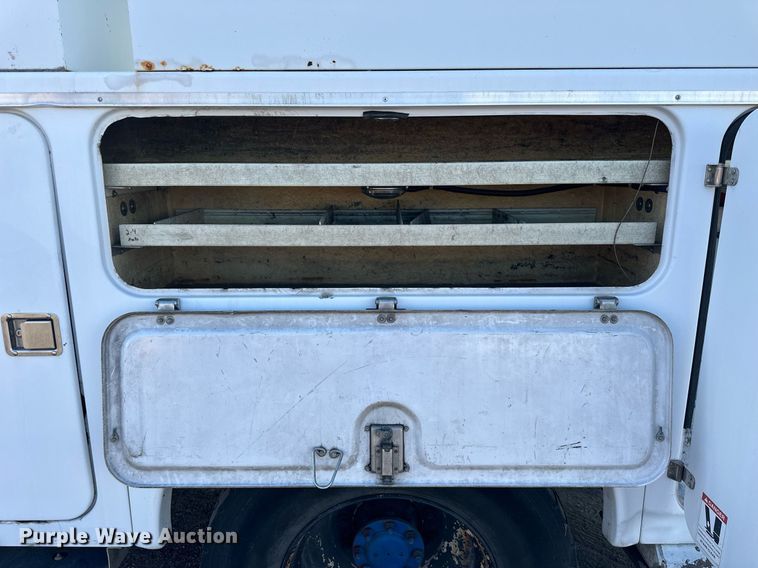 image for item NP9659 2006 Ford F750 Super Duty  bucket truck