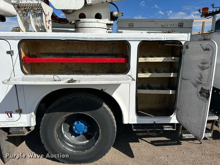 image for item NP9659 2006 Ford F750 Super Duty  bucket truck