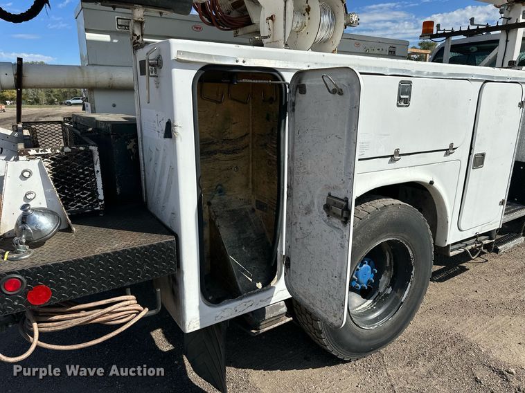 image for item NP9659 2006 Ford F750 Super Duty  bucket truck