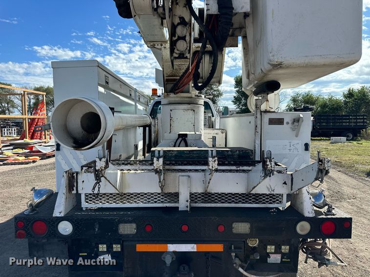 image for item NP9659 2006 Ford F750 Super Duty  bucket truck