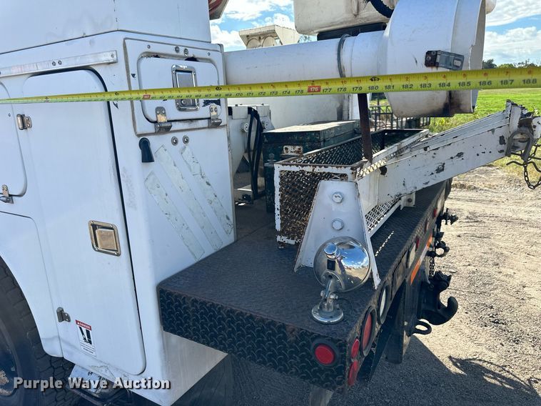 image for item NP9659 2006 Ford F750 Super Duty  bucket truck