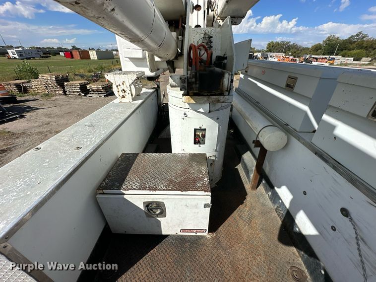 image for item NP9659 2006 Ford F750 Super Duty  bucket truck