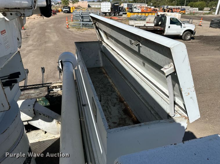 image for item NP9659 2006 Ford F750 Super Duty  bucket truck