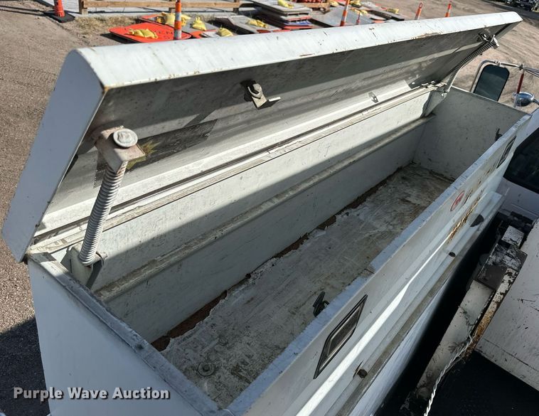 image for item NP9659 2006 Ford F750 Super Duty  bucket truck