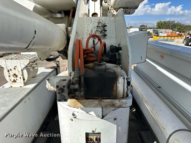 image for item NP9659 2006 Ford F750 Super Duty  bucket truck