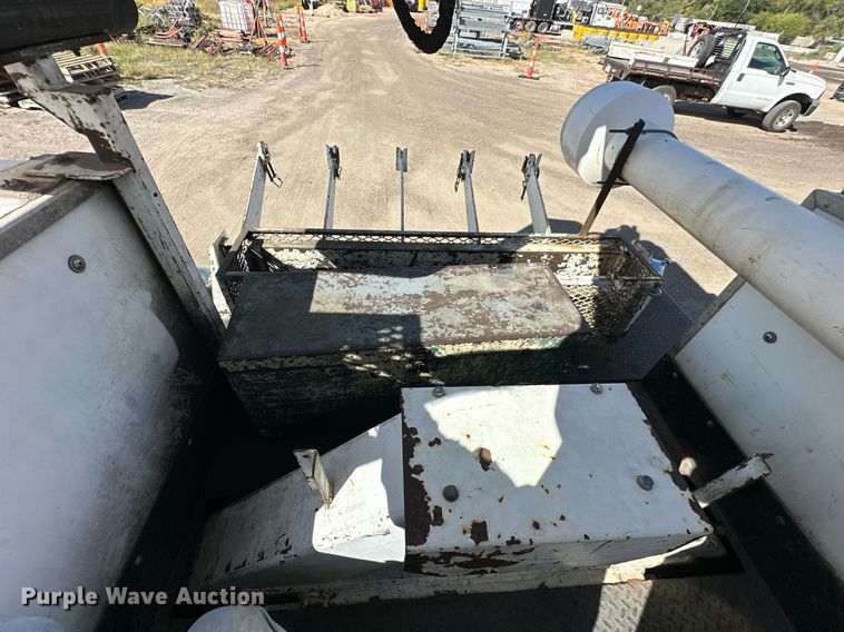 image for item NP9659 2006 Ford F750 Super Duty  bucket truck