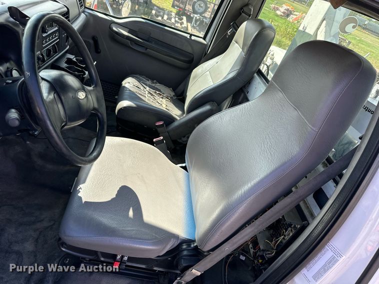 image for item NP9659 2006 Ford F750 Super Duty  bucket truck