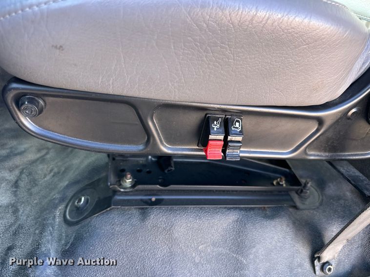 image for item NP9659 2006 Ford F750 Super Duty  bucket truck