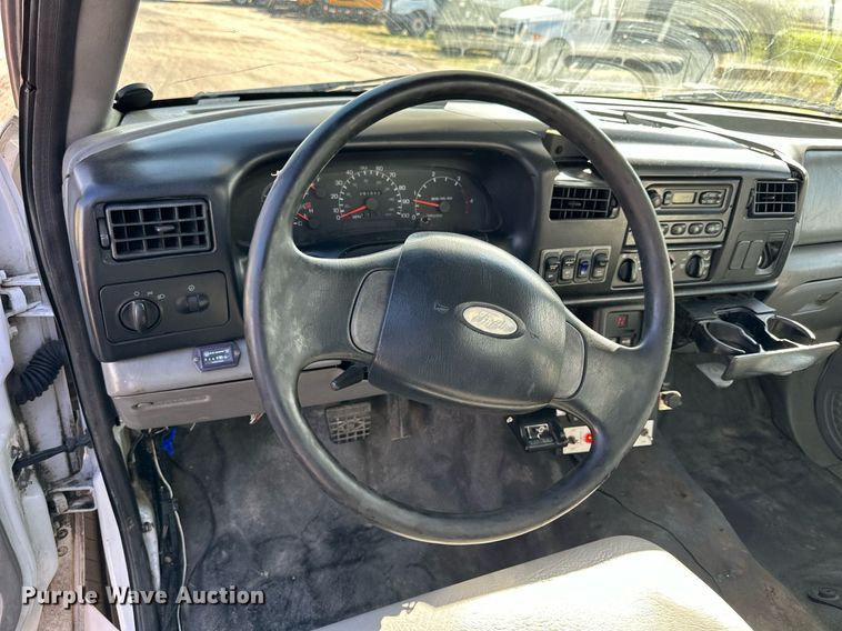 image for item NP9659 2006 Ford F750 Super Duty  bucket truck