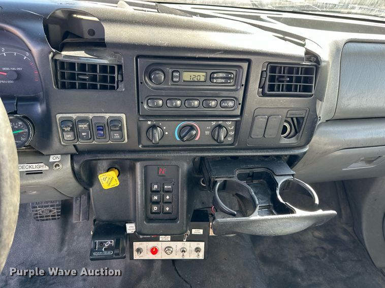 image for item NP9659 2006 Ford F750 Super Duty  bucket truck