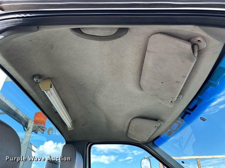 image for item NP9659 2006 Ford F750 Super Duty  bucket truck