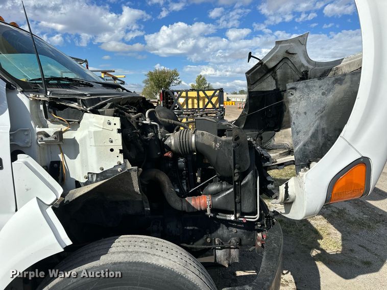 image for item NP9659 2006 Ford F750 Super Duty  bucket truck