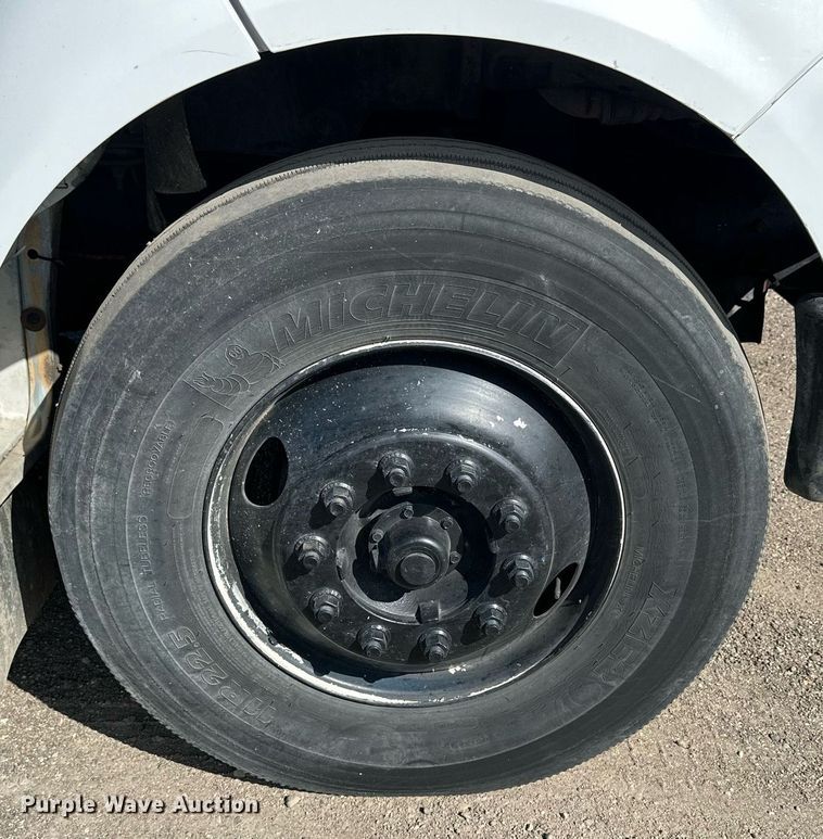 image for item NP9659 2006 Ford F750 Super Duty  bucket truck