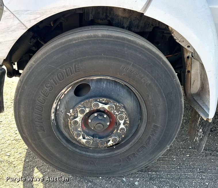 image for item NP9659 2006 Ford F750 Super Duty  bucket truck