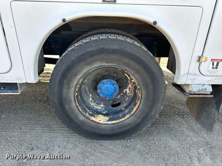 image for item NP9659 2006 Ford F750 Super Duty  bucket truck