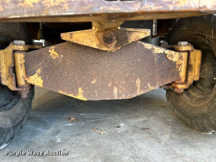 image for item NQ9322 2005 Rayco RG1631  stump grinder