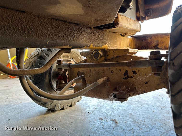 image for item NQ9322 2005 Rayco RG1631  stump grinder