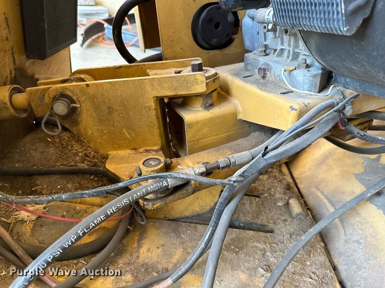 image for item NQ9322 2005 Rayco RG1631  stump grinder