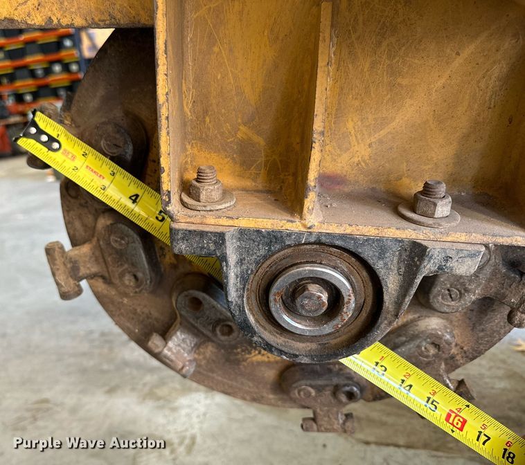 image for item NQ9322 2005 Rayco RG1631  stump grinder