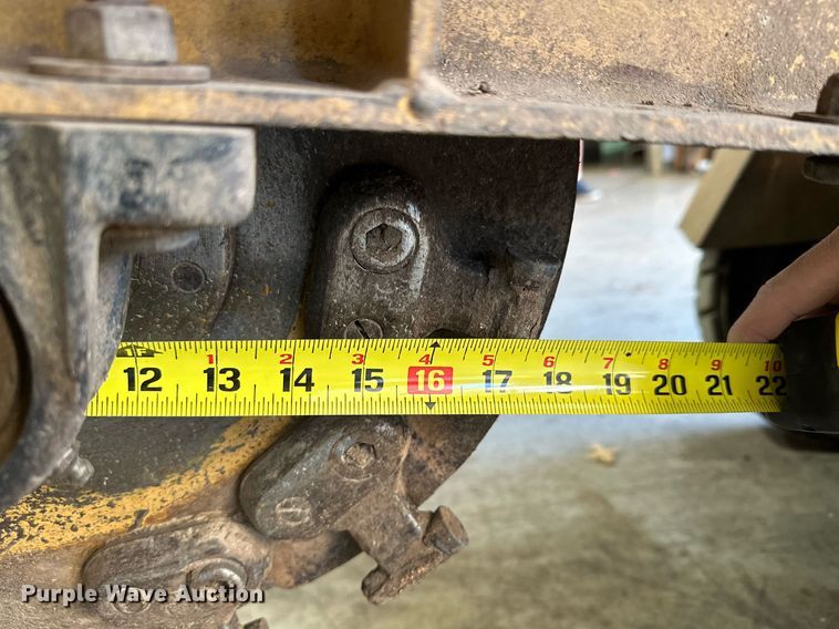 image for item NQ9322 2005 Rayco RG1631  stump grinder