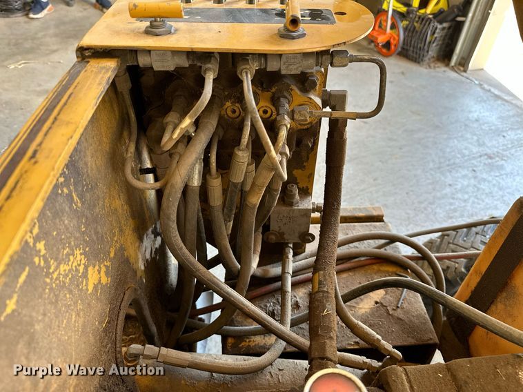 image for item NQ9322 2005 Rayco RG1631  stump grinder