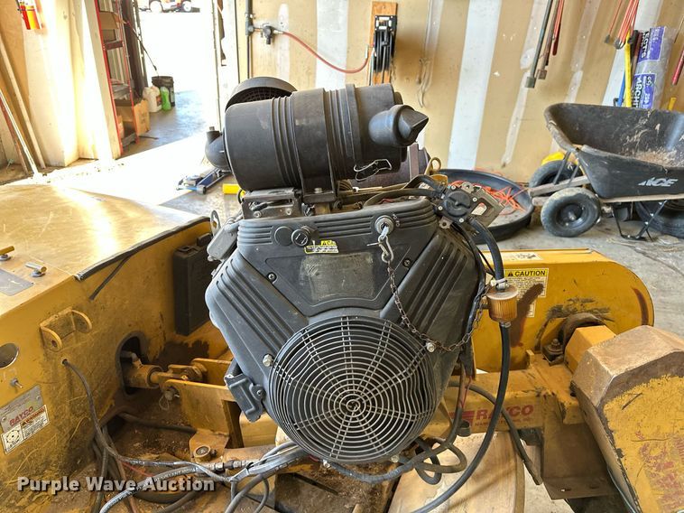 image for item NQ9322 2005 Rayco RG1631  stump grinder