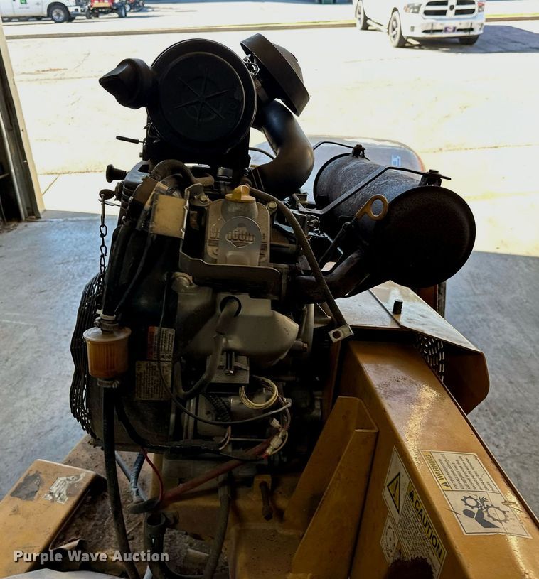 image for item NQ9322 2005 Rayco RG1631  stump grinder