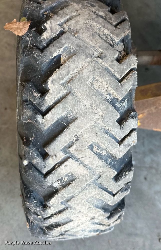 image for item NQ9322 2005 Rayco RG1631  stump grinder