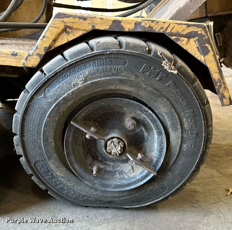 image for item NQ9322 2005 Rayco RG1631  stump grinder